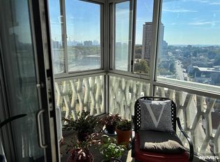 2000 Linwood Ave APT 14Y, Fort Lee, NJ 07024