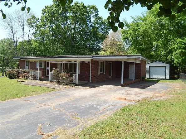 202 Burton Dr, Calhoun, GA 30701