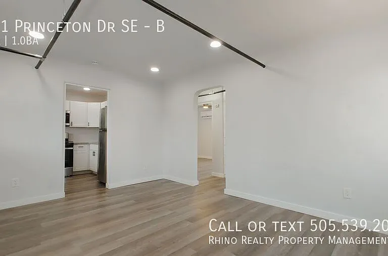 501 Princeton Dr SE #B — Photo 3