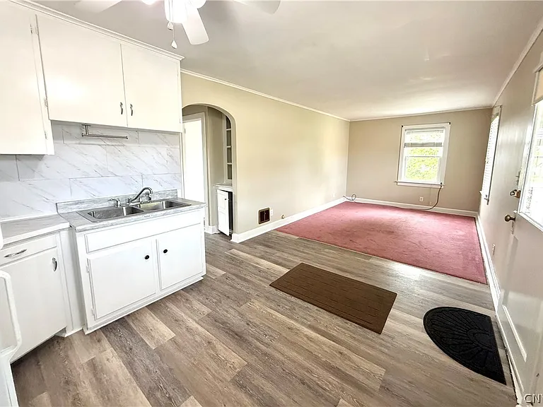 1000 1/2 Van Buren Ave — Photo 3