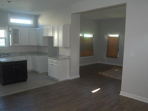 4th image of 1712 Carrollton Ave