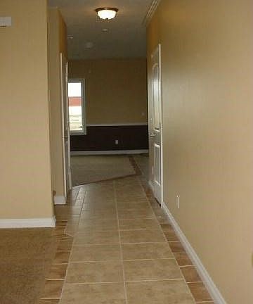 4th image of 909 W Christopher Ln