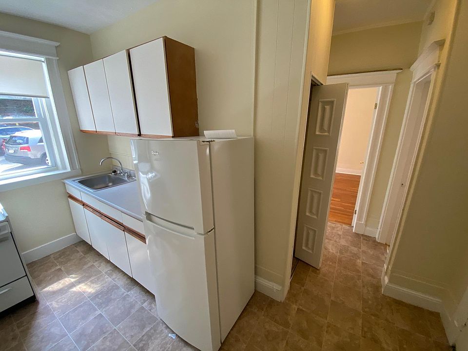 1st image of 89 Gordon St #2