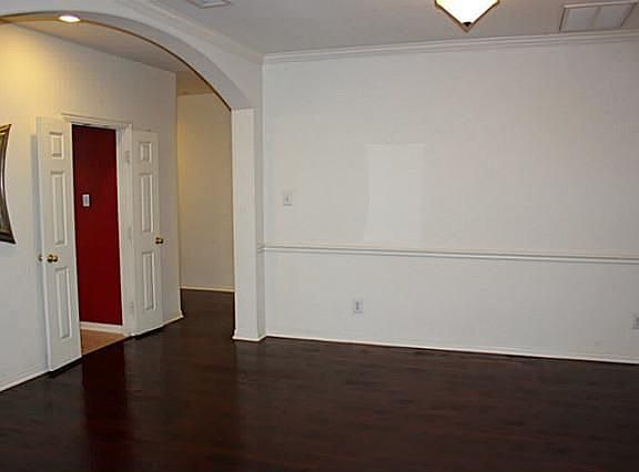 5th image of 1404 Glen Hollow Ln