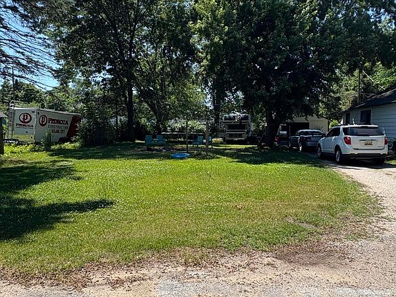 2nd image of 1016 Villa Ct