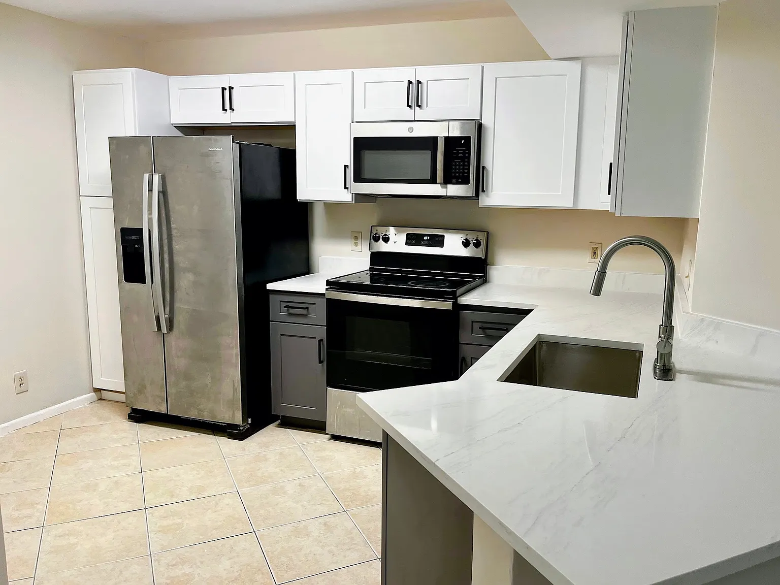 2 bed, 984 sqft, $2,200 — Photo 4