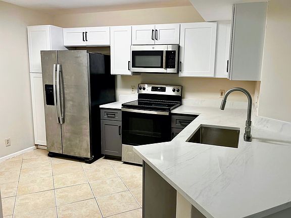 3rd image of 8701 Wiles Rd APT 204