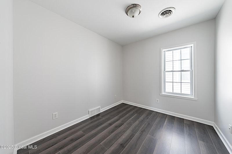 5th image of 2420 Guilderland Avenue
