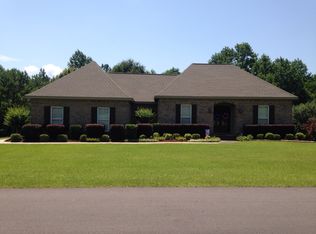 62 Zachery Dr, Hattiesburg, MS 39402
