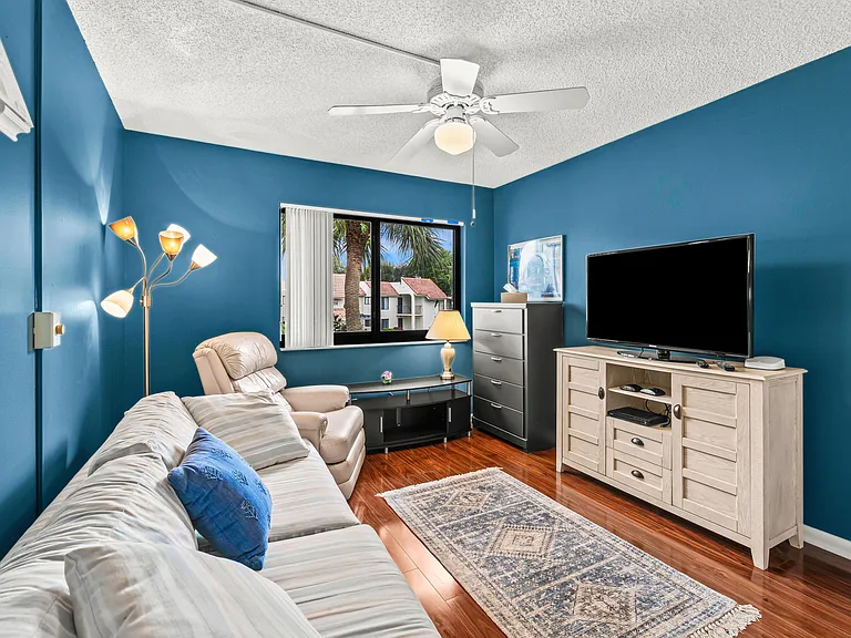 5687 Fairway Park Dr — Photo 26