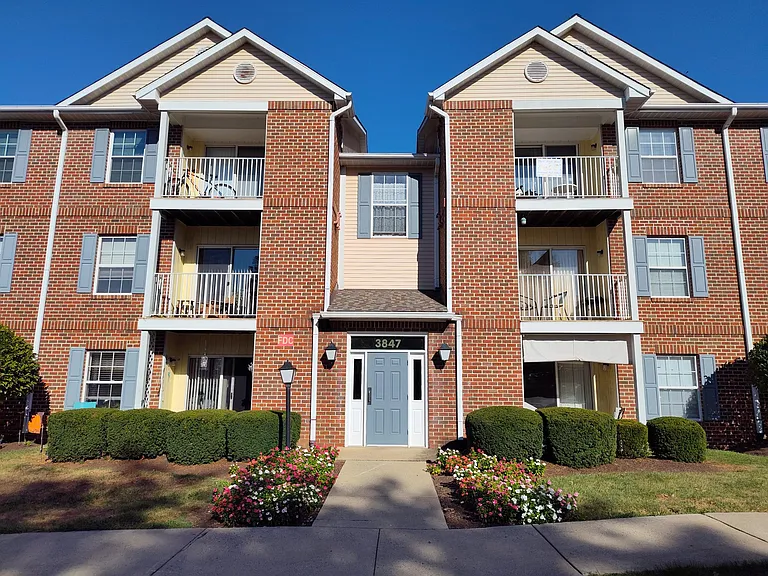 3847 Shadywood Dr #3B — Photo 2