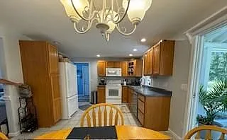 8 Healey Brook Dr — Photo 5