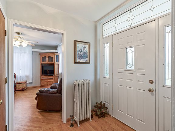 4th image of 508 E Railroad St
