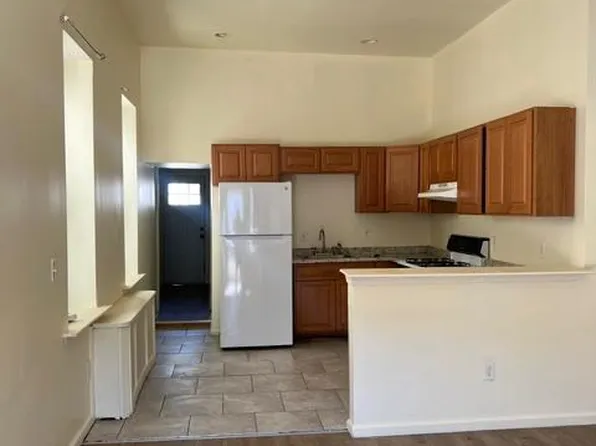 231 3rd St, Gloucester City, NJ 08030