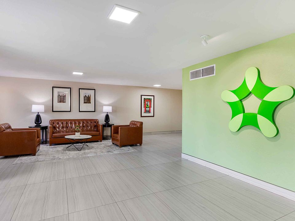 Lobby and Guest Check-in