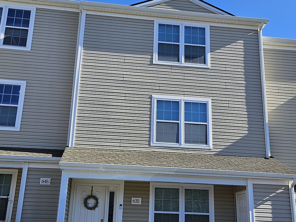 1st image of 635 Twisted Oak Dr NW