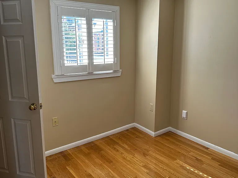 5A Grimes St #2R — Photo 5