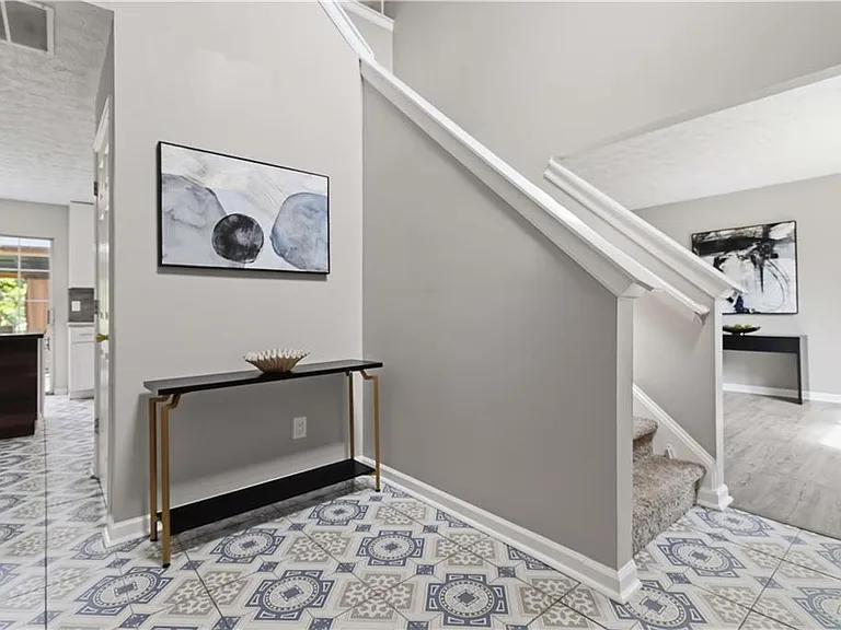 405 Plantation Way — Photo 6