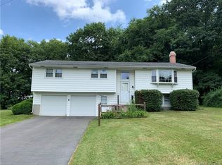 23 Ledgewood Rd, Watertown, CT 06795