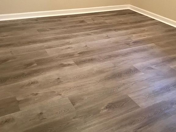5th image of 310 E Elm St #3