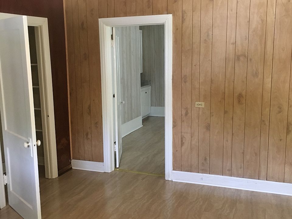 2nd image of 1602 E Lawrence St
