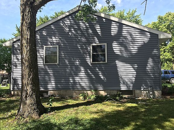 4th image of 415 N Brown Ave