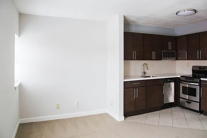 Kenwood — Photo 14
