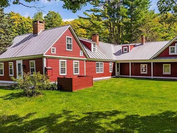 3rd image of 1419 Cloudland Road