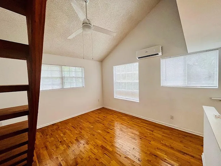 2573 Trapp Ave #B — Photo 16