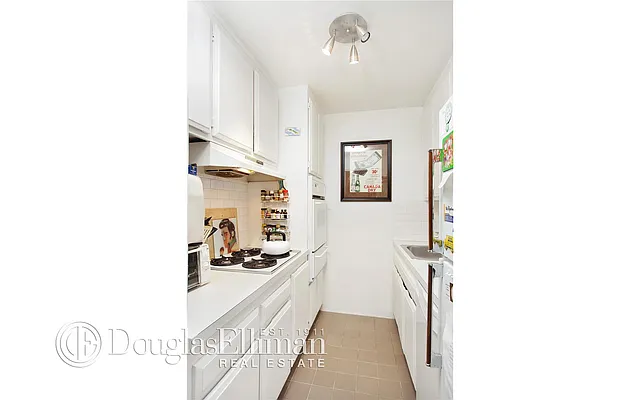 Rented by Douglas Elliman | media 15