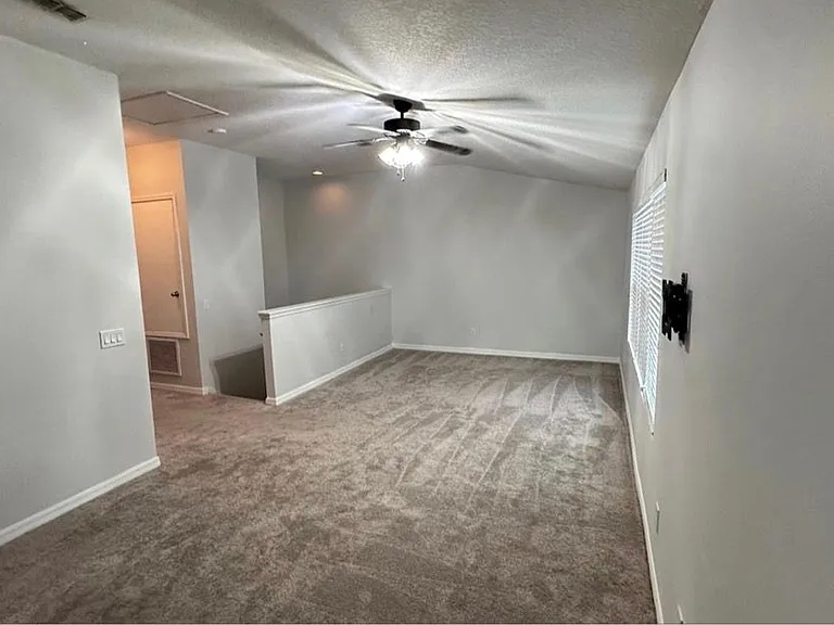 552 Juniper Springs Dr — Photo 3
