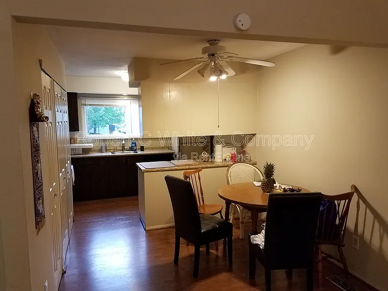 35 Glenview Dr — Photo 2