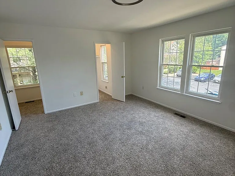 306 Hillside Ter — Photo 20