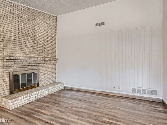 3rd image of 427 Quintana Dr