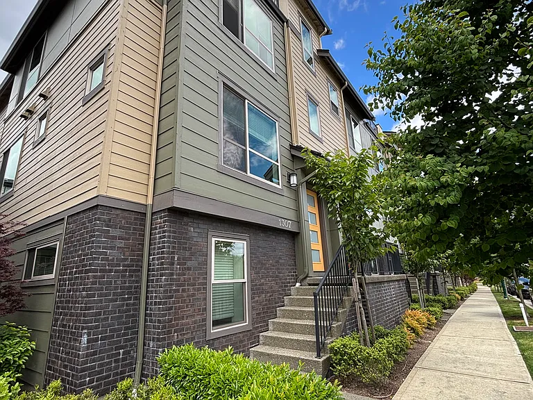 1307 8th Ave NE — Photo 23