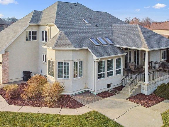 5th image of 8991 Willow Ln