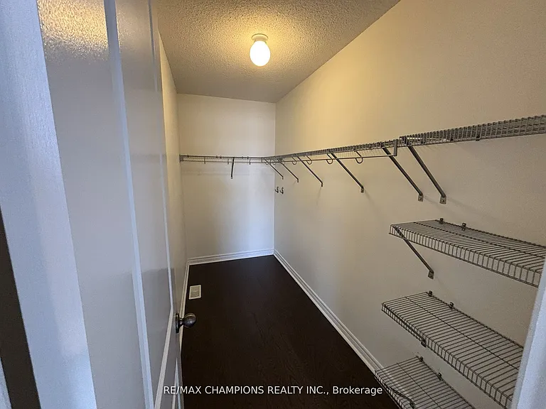 64 Pennycross Cres — Photo 14