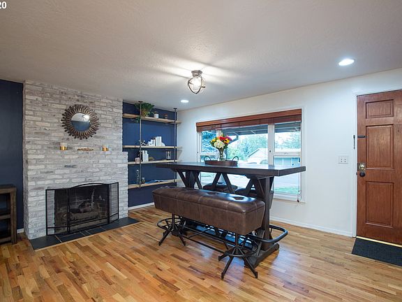 3rd image of 11927 SW Burlcrest Dr