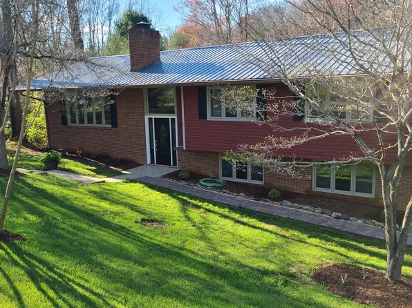 1816 McClellan Dr, Johnson City, TN 37604