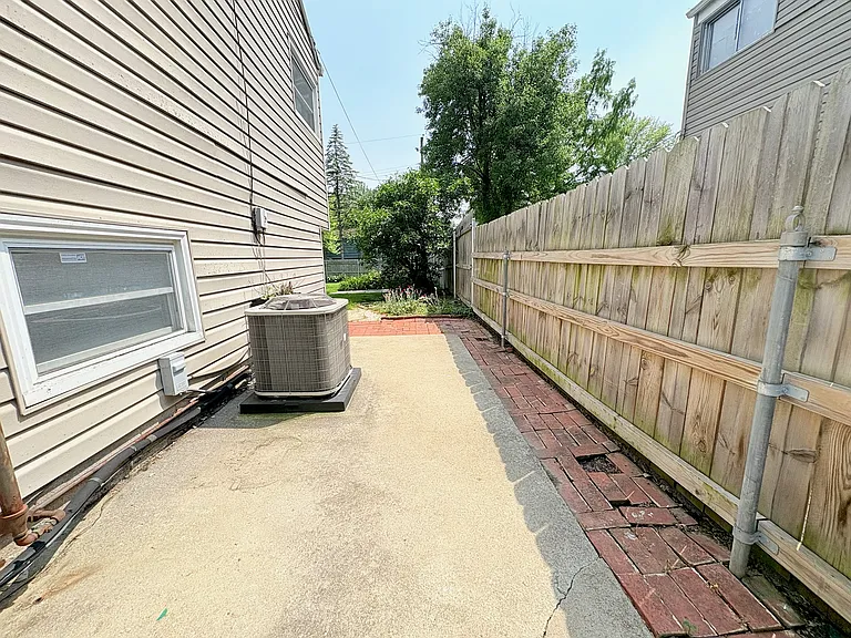 899 Bricker Blvd — Photo 42