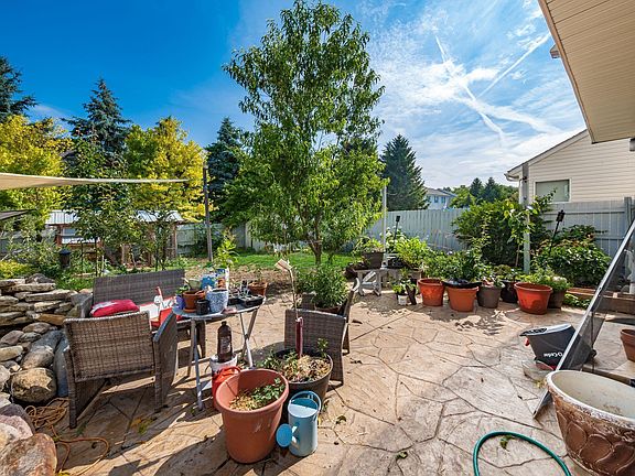 3rd image of 5452 Wellcrest Ct