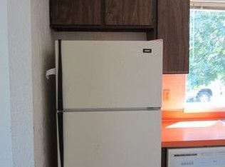 520 N 38th Pl, Springfield, OR 97478