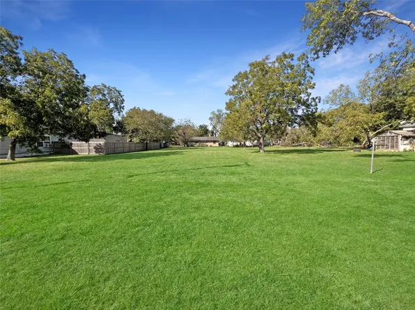 112 S Wright Ave, Kerens, TX 75144