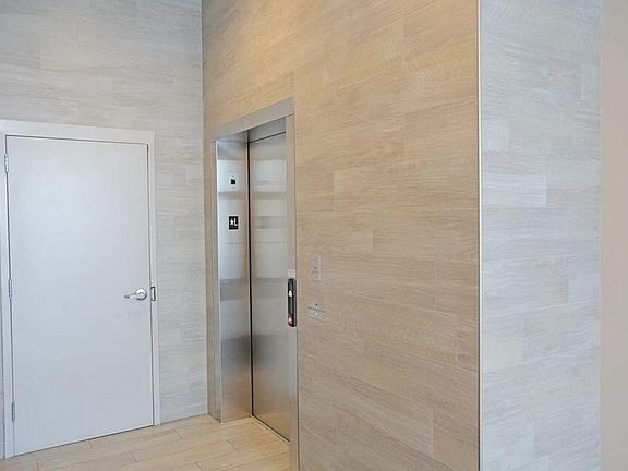 5th image of 1809 N Cambridge Ave APT 309