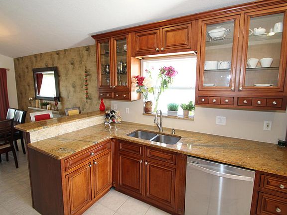 3rd image of 2698 Bradfordt Dr
