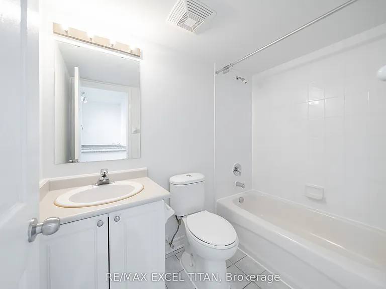 1407 Dupont St #315 — Photo 8