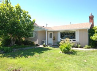 2021 Cedar Ave, Reedsport, OR 97467