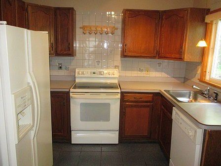 4th image of 25180 Rose St