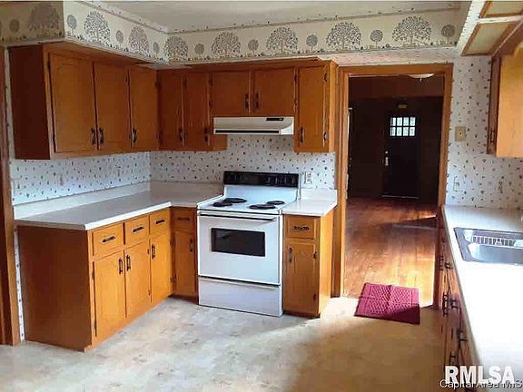 5th image of 704 N Johnson St
