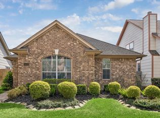 513 Brad Ct, Webster, TX 77598